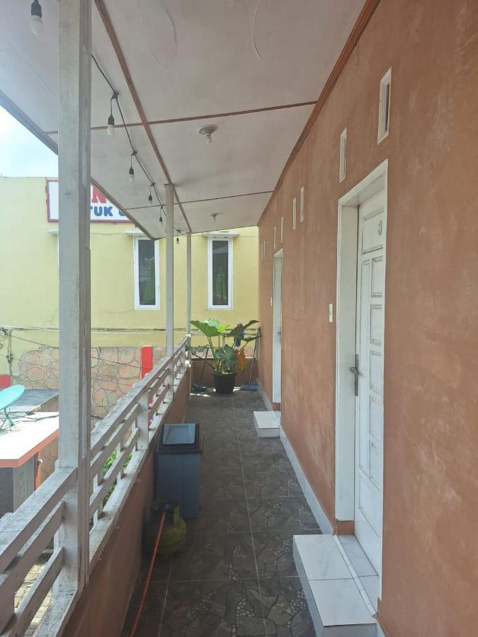Ron'S Guest House Berastagi Backpacker Rooms Exterior foto