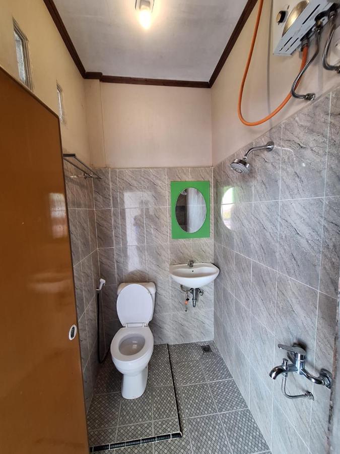Ron'S Guest House Berastagi Backpacker Rooms Exterior foto