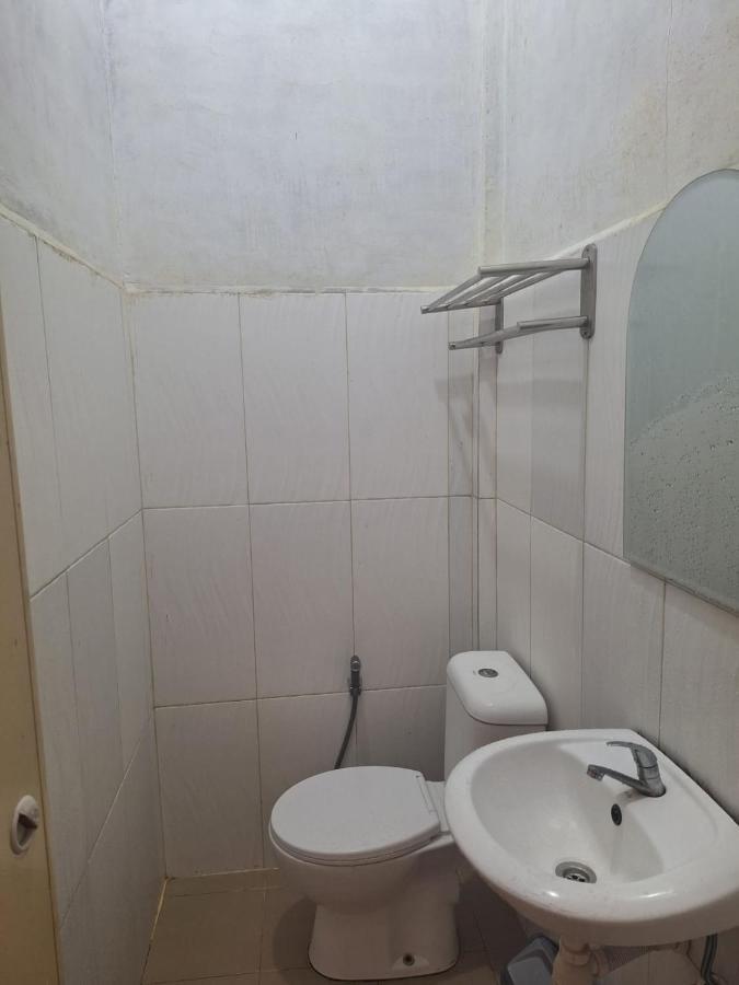 Ron'S Guest House Berastagi Backpacker Rooms Exterior foto