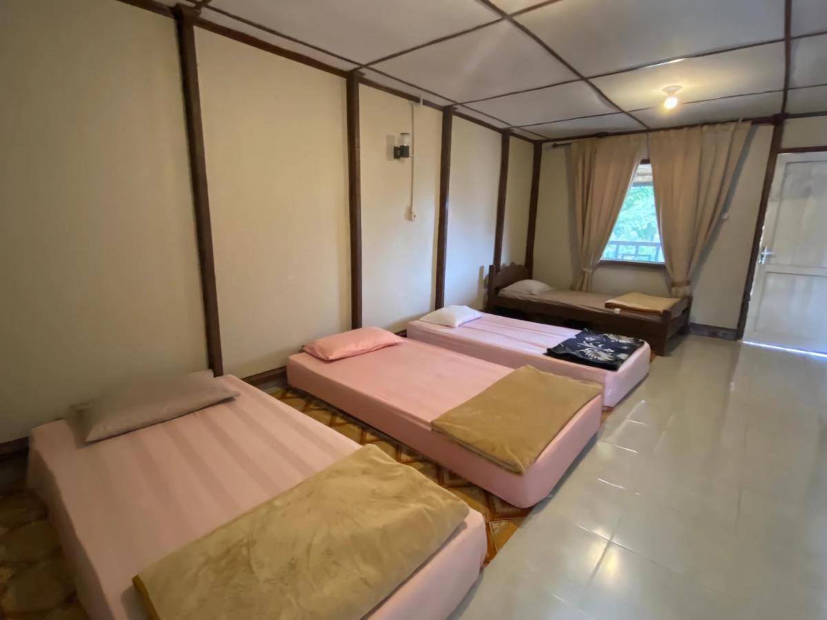 Ron'S Guest House Berastagi Backpacker Rooms Exterior foto