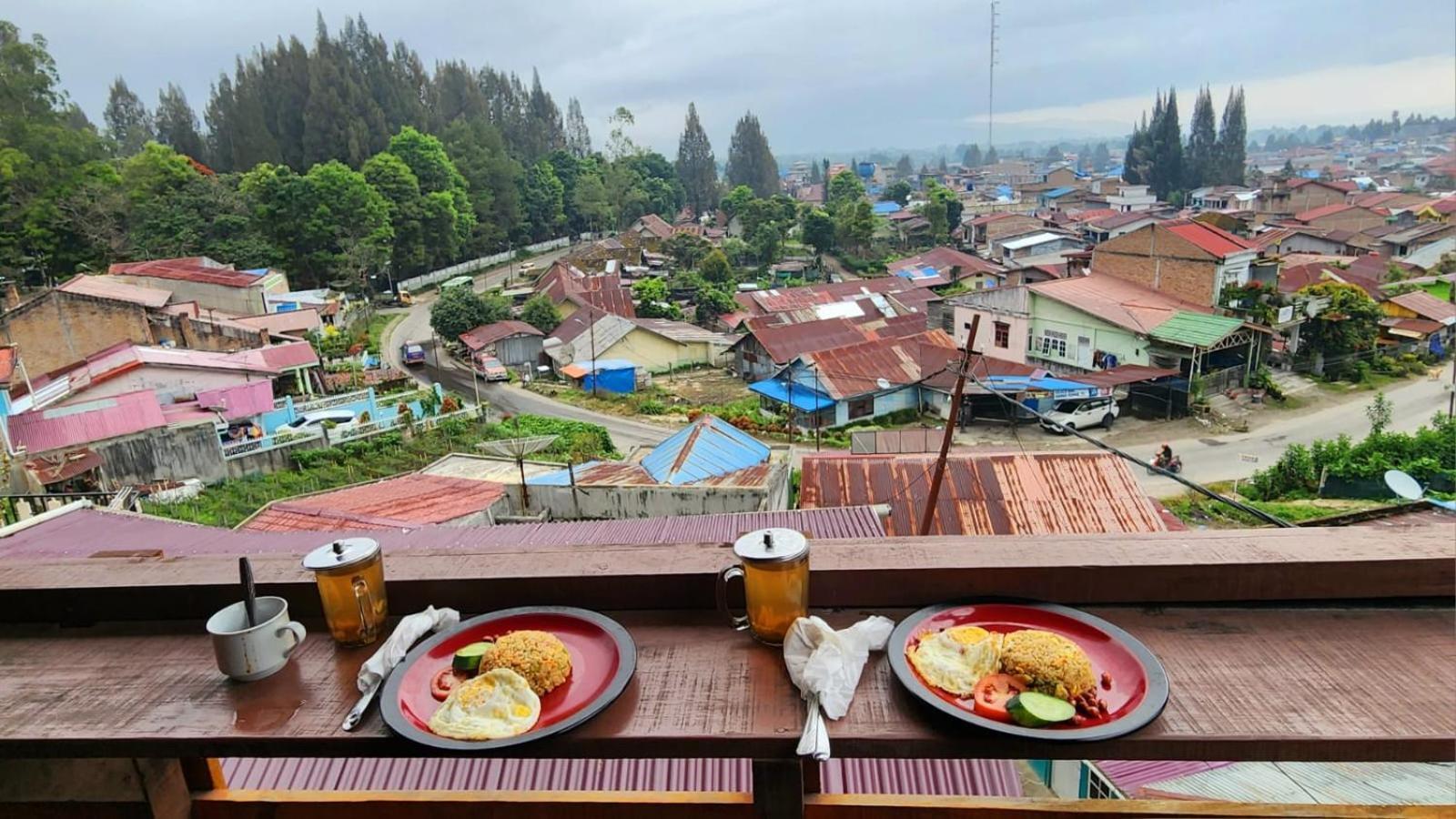 Ron'S Guest House Berastagi Backpacker Rooms Exterior foto